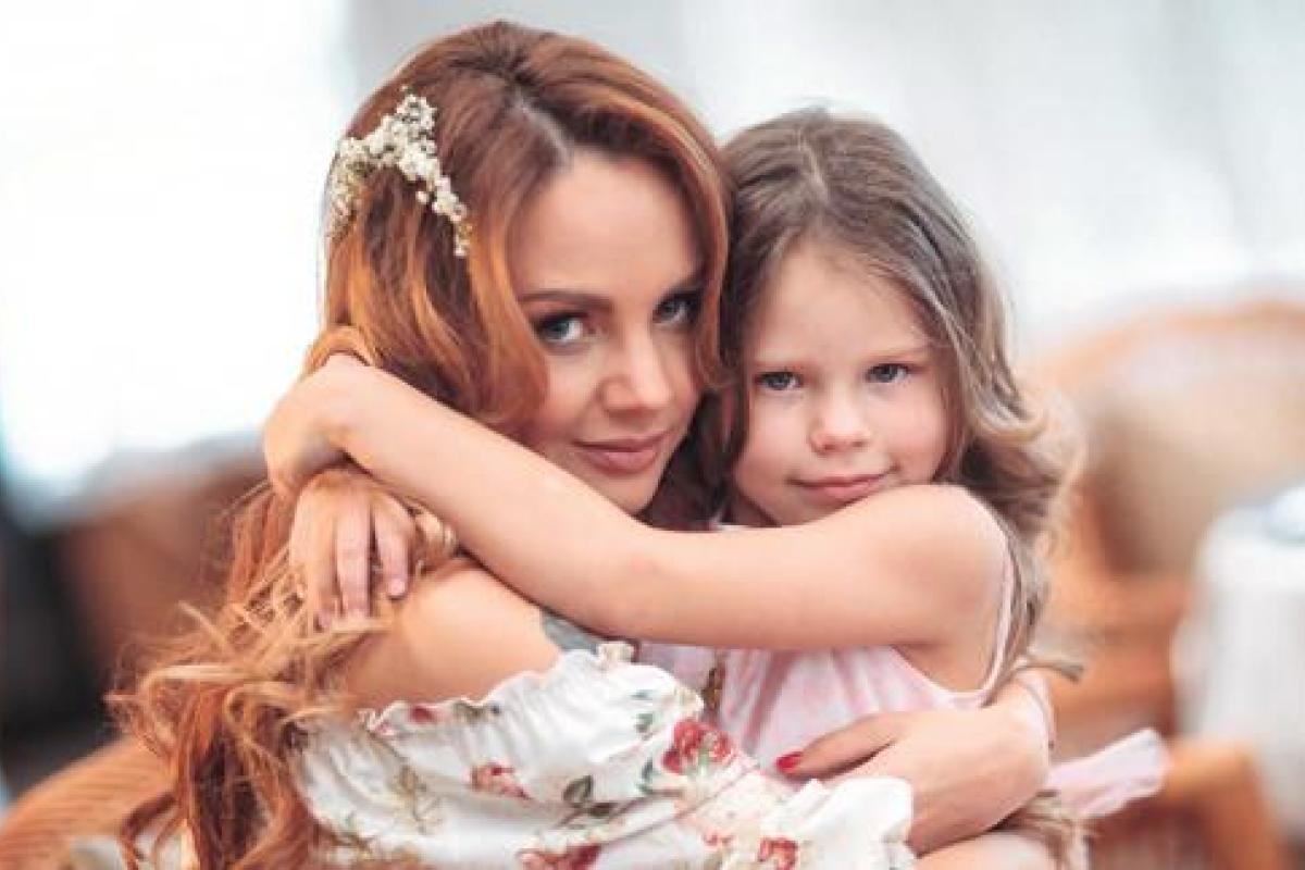 От певицы МакSим ушел муж ради дочери депутата От певицы МакSим ушел муж ради дочери депутата