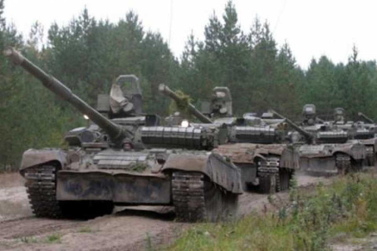 В Донецкую область прибыла бронегруппа террористов на танках и БМП 