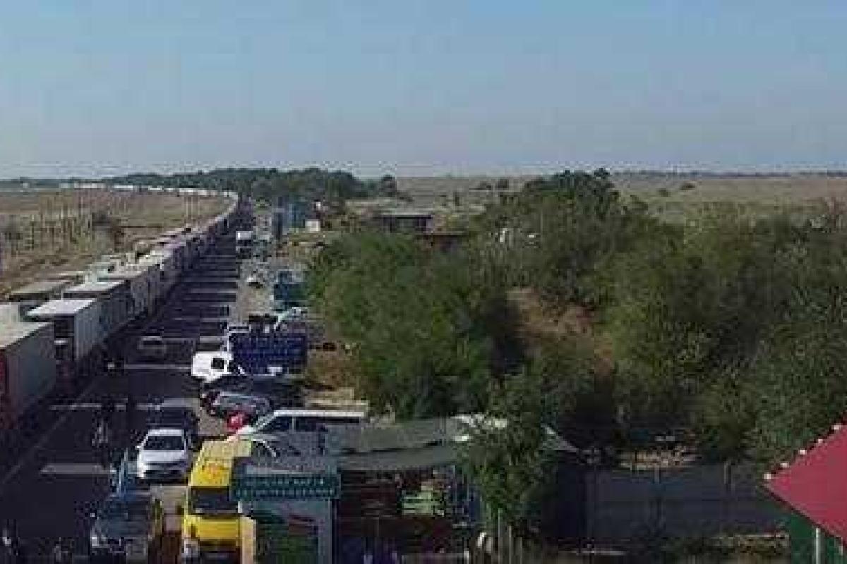 Продовольственная блокада Крыма продолжается Продовольственная блокада Крыма продолжается