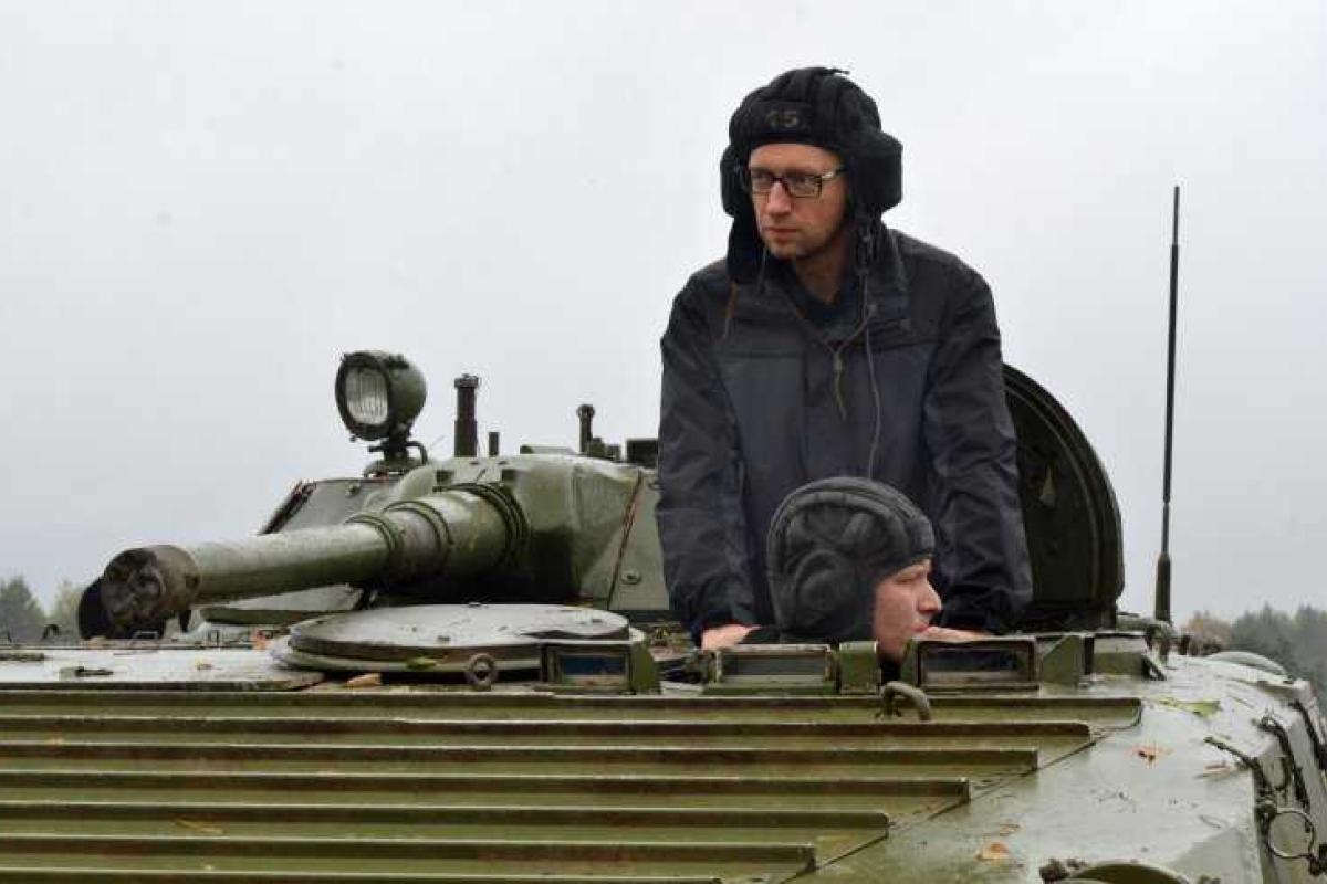 Как Яценюк в Чечне воевал: версии российских каналов