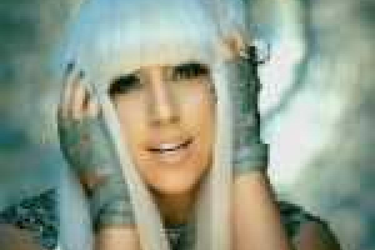 Эпатажная Леди Гага порадовала результатами похудения 