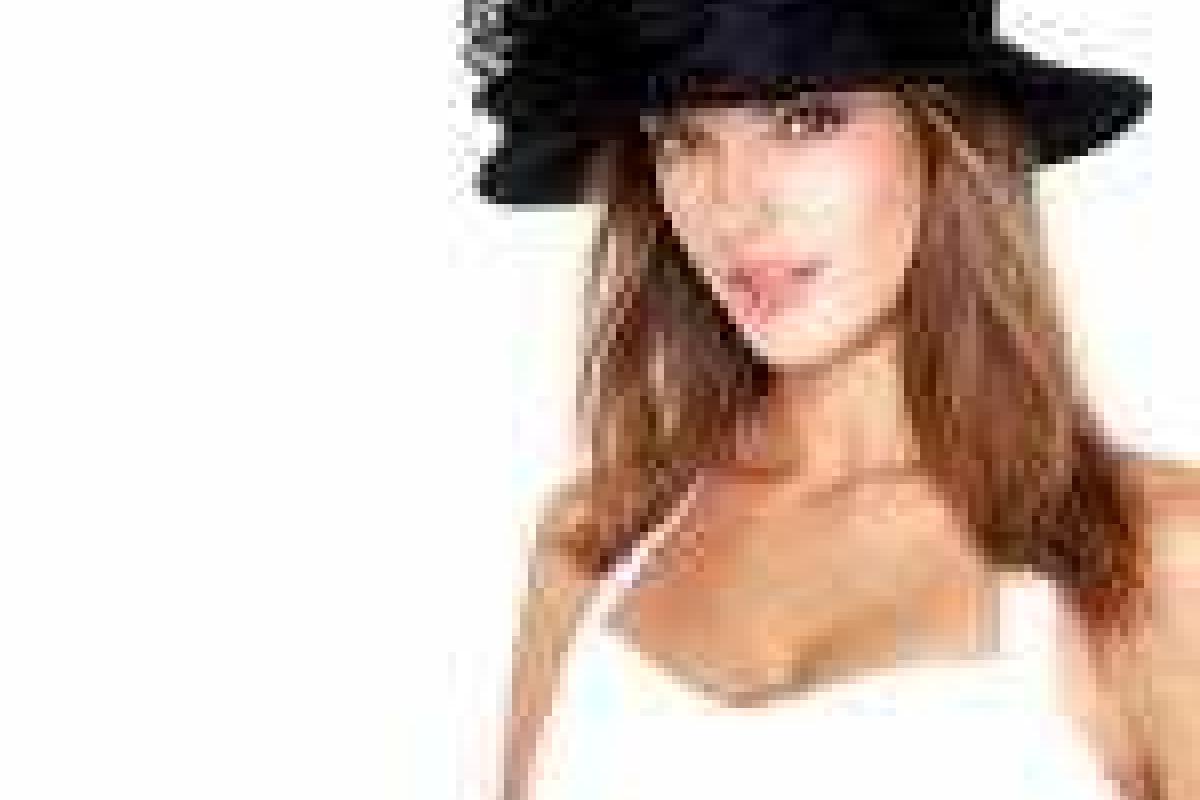 Супермодель Алессандро Амбросио пришла на вечеринку без нижнего белья Супермодель Алессандро Амбросио пришла на вечеринку без нижнего белья