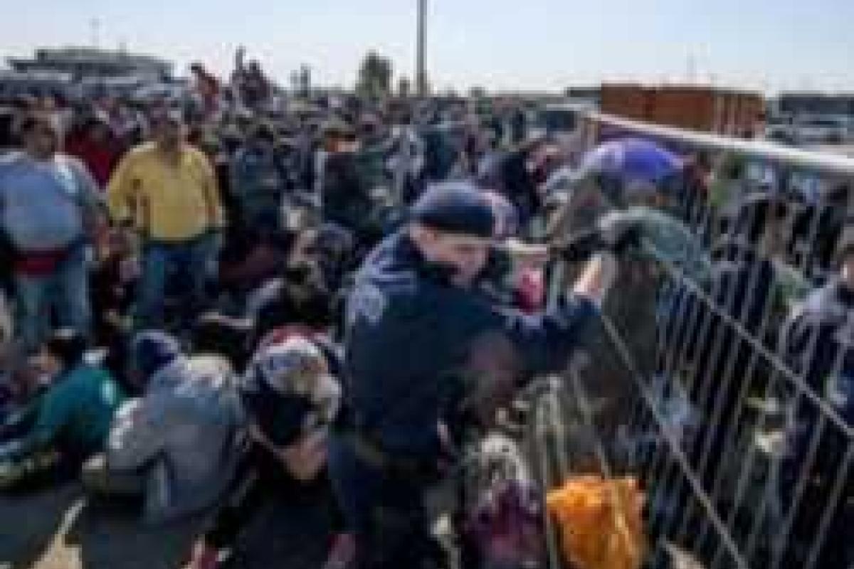 Евросоюз настигла большая проблема: Беженцы хлынули в Австрию Евросоюз настигла большая проблема: Беженцы хлынули в Австрию
