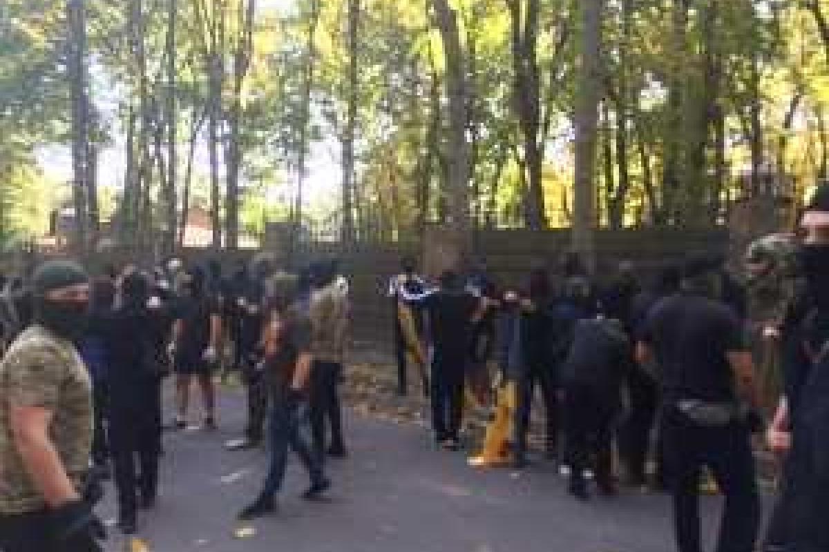 Михаил Добкин намерен вывезти детей из Украины Михаил Добкин намерен вывезти детей из Украины