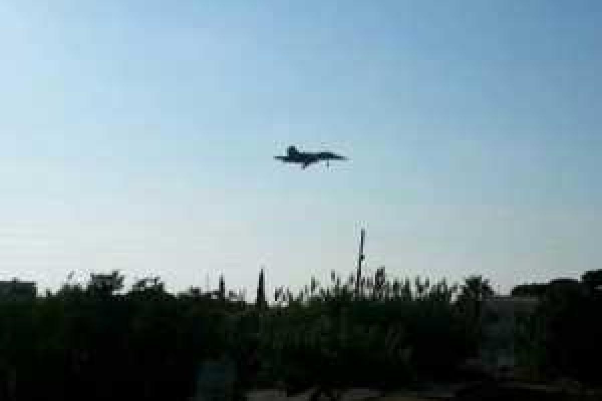 Россия перебросила в Сирию шесть современных бомбардировщиков Россия перебросила в Сирию шесть современных бомбардировщиков