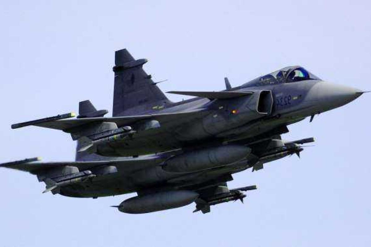 Российская авиация начала бомбить Сирию Российская авиация начала бомбить Сирию