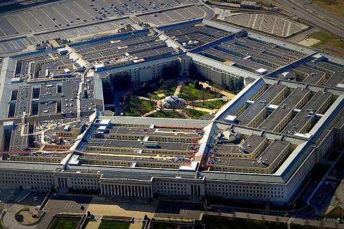 Эштон Картер дал приказ открыть линию связи с российскими военными