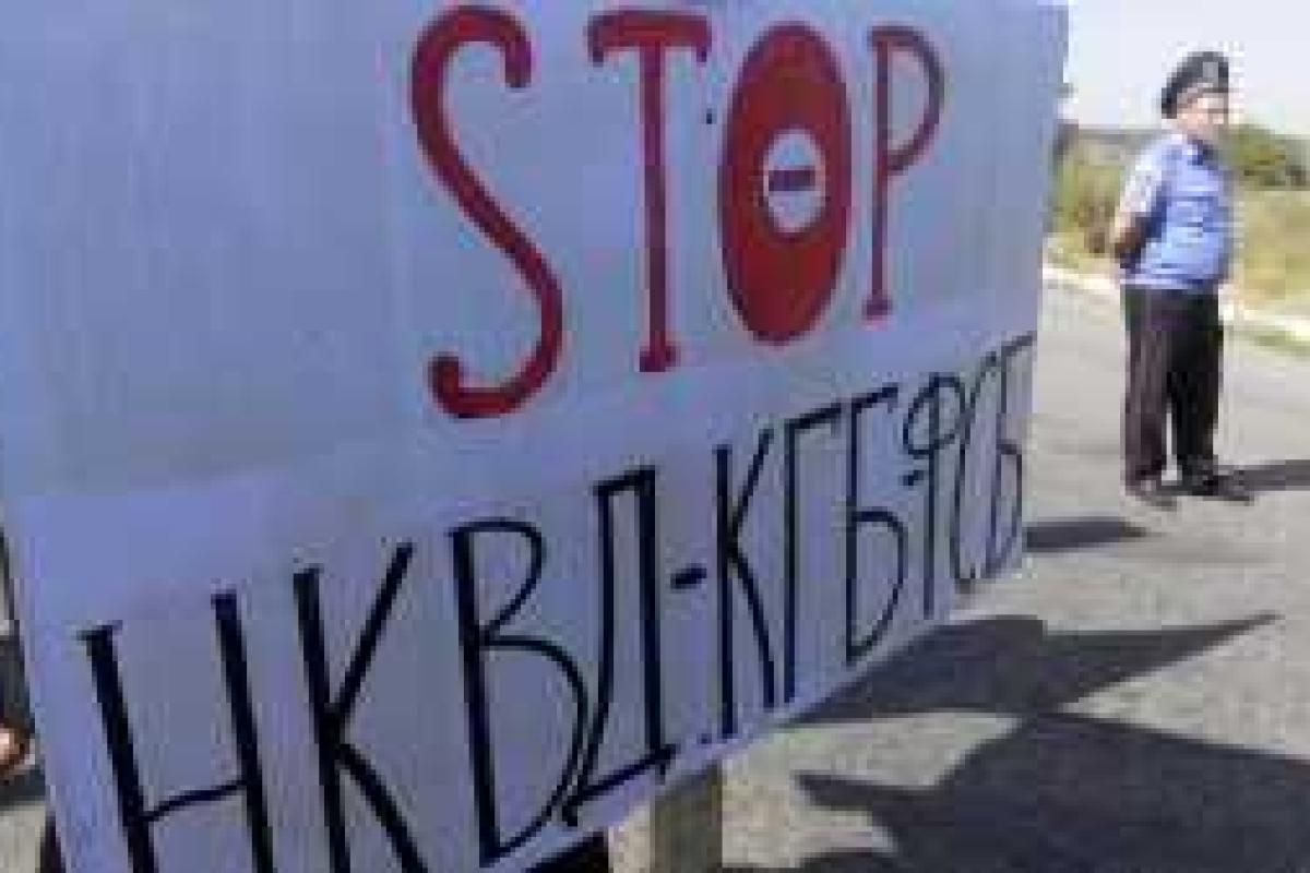 Одесские активисты перекрыли трассу в Приднестровье Одесские активисты перекрыли трассу в Приднестровье