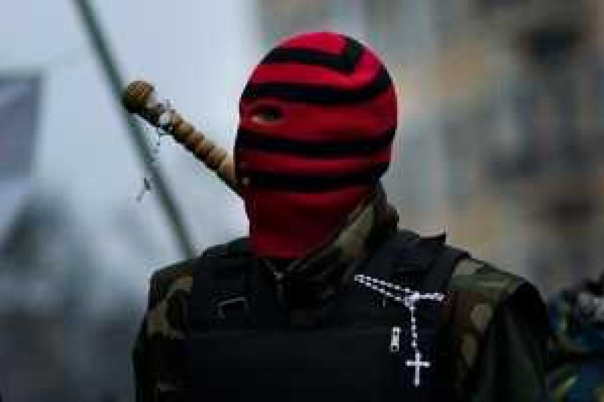 В Киеве активисты ​"Правого сектора" заблокировали Крещатик