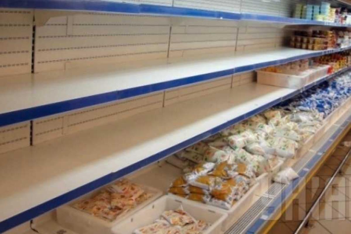 Через несколько дней жители Крыма ощутят нехватку продуктов Через несколько дней жители Крыма ощутят нехватку продуктов