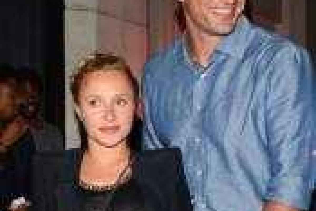 Журналисты засняли Владимира Кличко на пляже с дочуркой Журналисты засняли Владимира Кличко на пляже с дочуркой