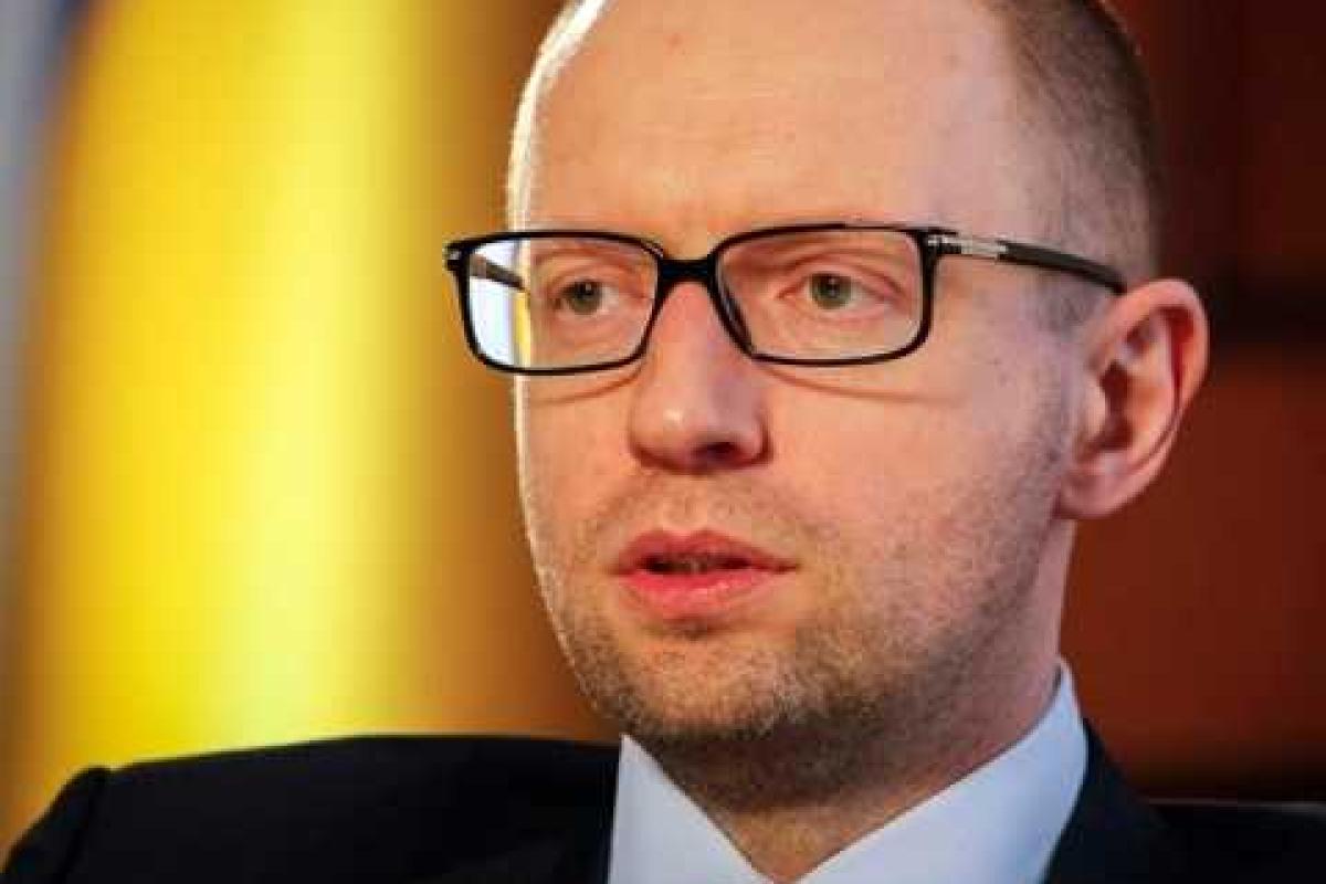 Яценюк: Россия должна вывести своих наемников из Донбасса Яценюк: Россия должна вывести своих наемников из Донбасса