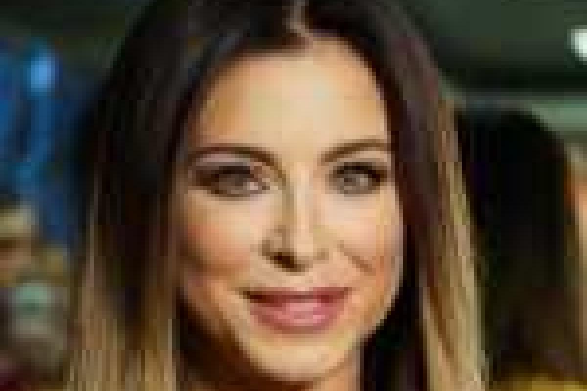 Певица Ани Лорак затмила своей фигурой Певица Ани Лорак затмила своей фигурой