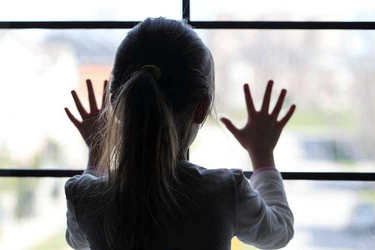 В Москве 6-летняя девочка провела в плену отца полгода