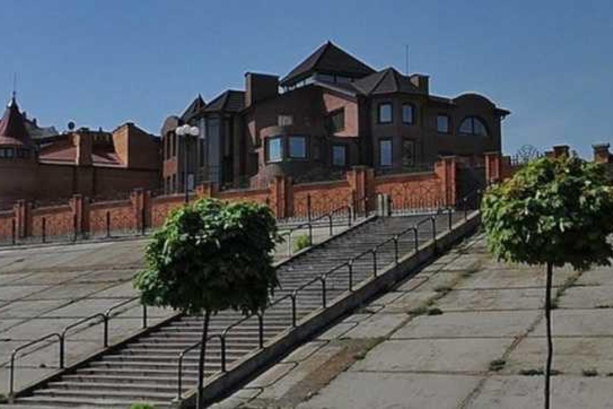 Особняк Януковича на Оболони выставлен на продажу 