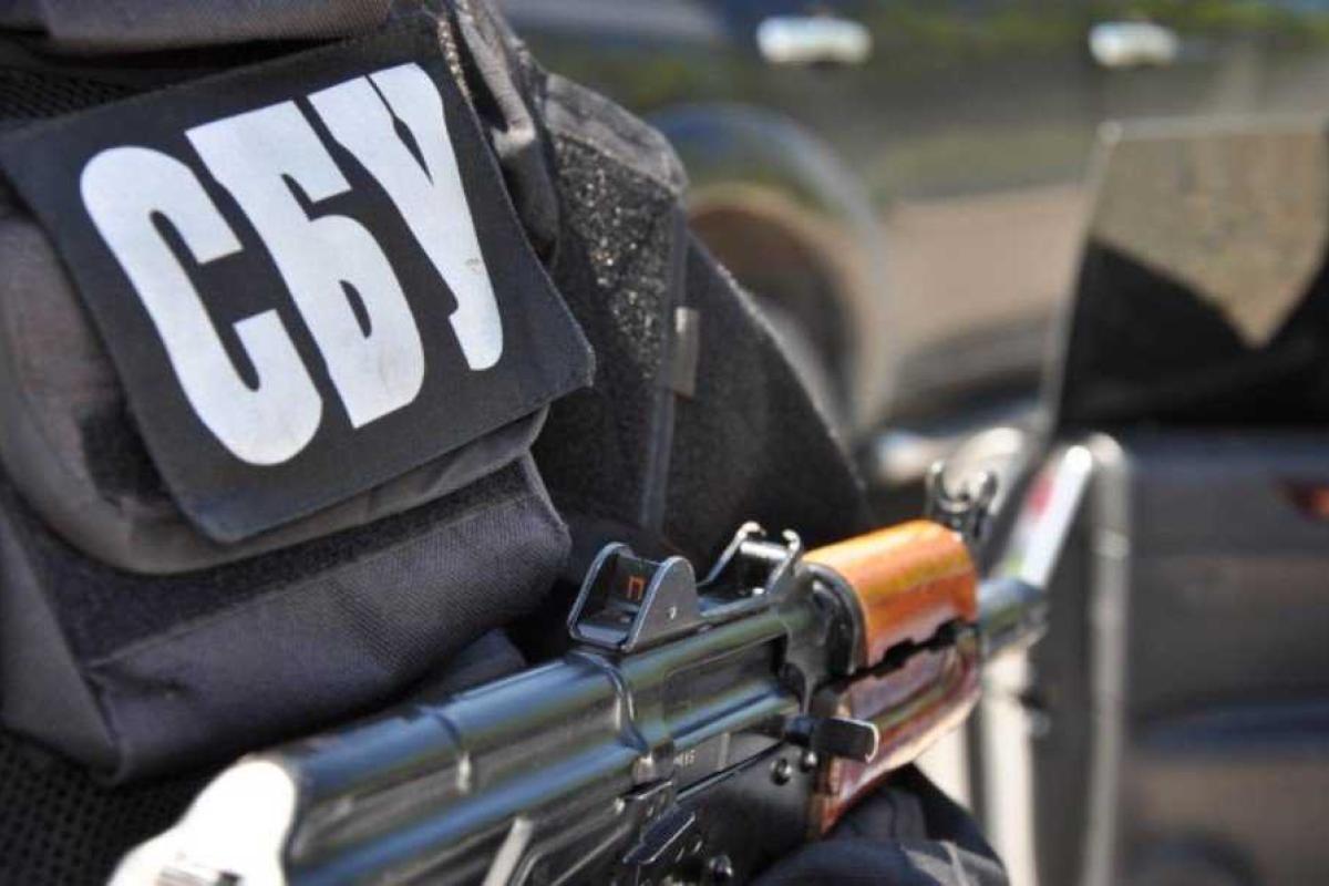 СБУ в Славянске задержала информатора "ДНР" СБУ в Славянске задержала информатора "ДНР"