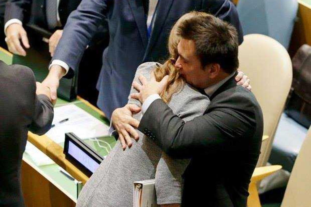 Фото жаркий объятий Климкина и Пауэр демонстрирует, насколько Украина и Америка стали близки, - Нусс