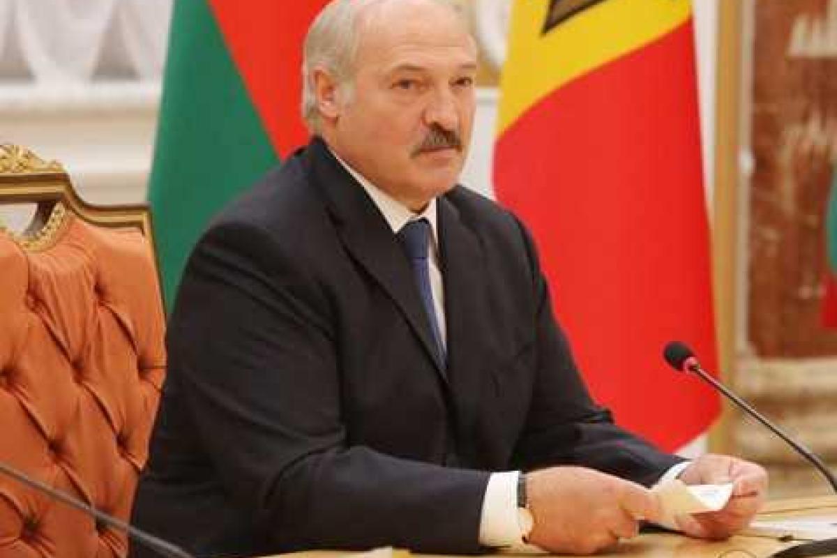 С Лукашенко сняли санкции на четыре месяца С Лукашенко сняли санкции на четыре месяца