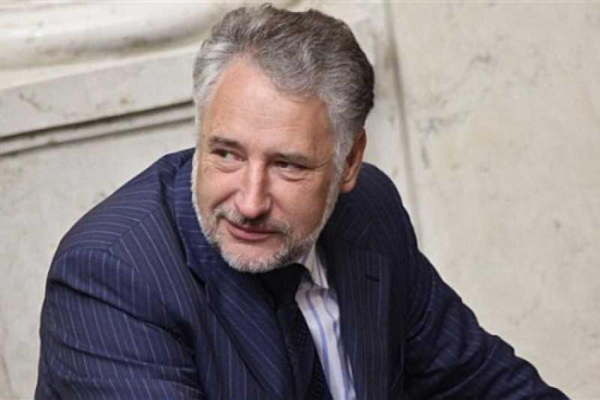 Жебривский придумал, как восстановить городов на Донбассе Жебривский придумал, как восстановить городов на Донбассе