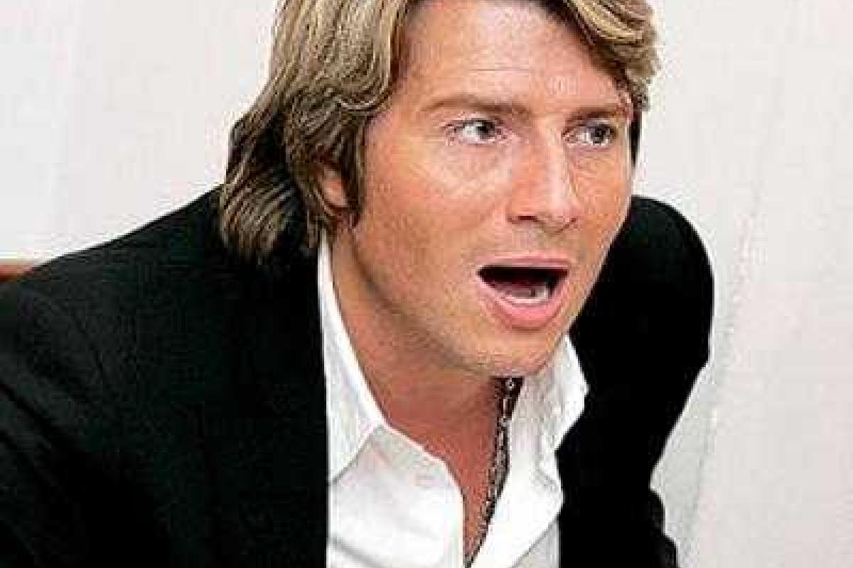 Николай Басков шокировал общественность своим нарядом Николай Басков шокировал общественность своим нарядом