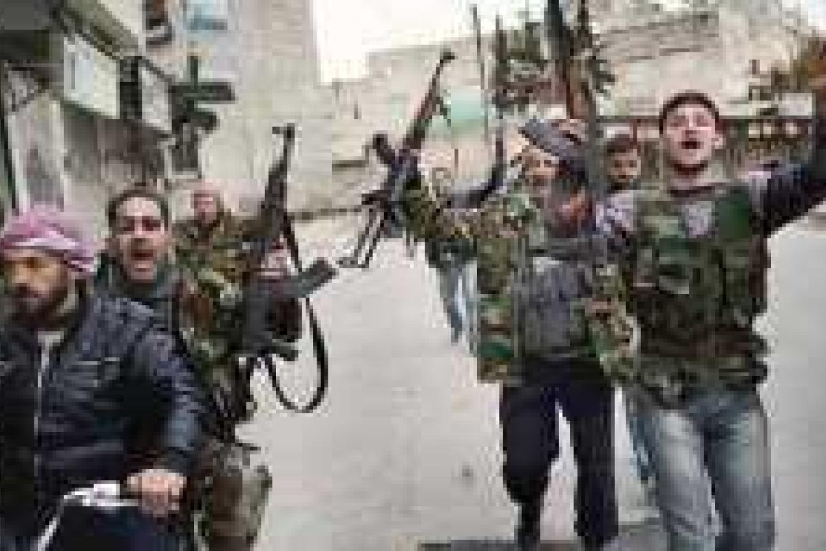 Исламисты обстреляли аэродром, где базируются российские войска Исламисты обстреляли аэродром, где базируются российские войска