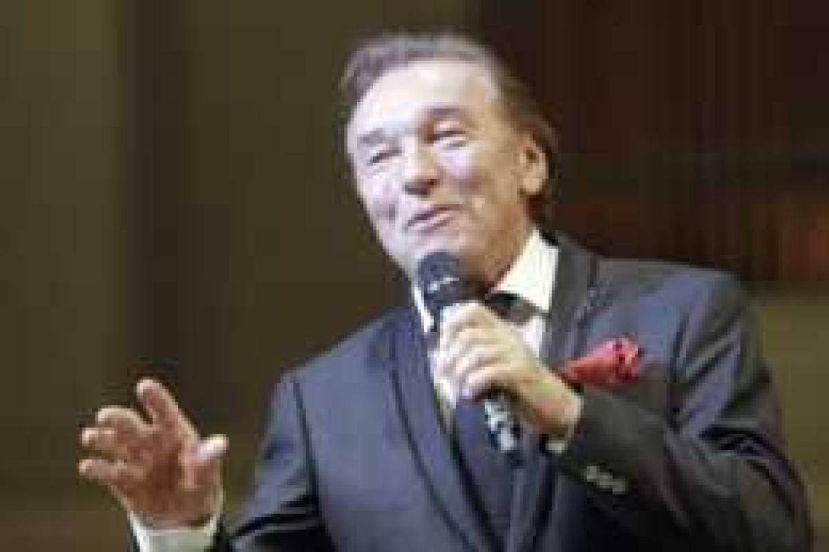 В Праге госпитализирован легендарный чешский певец Карел Готт В Праге госпитализирован легендарный чешский певец Карел Готт