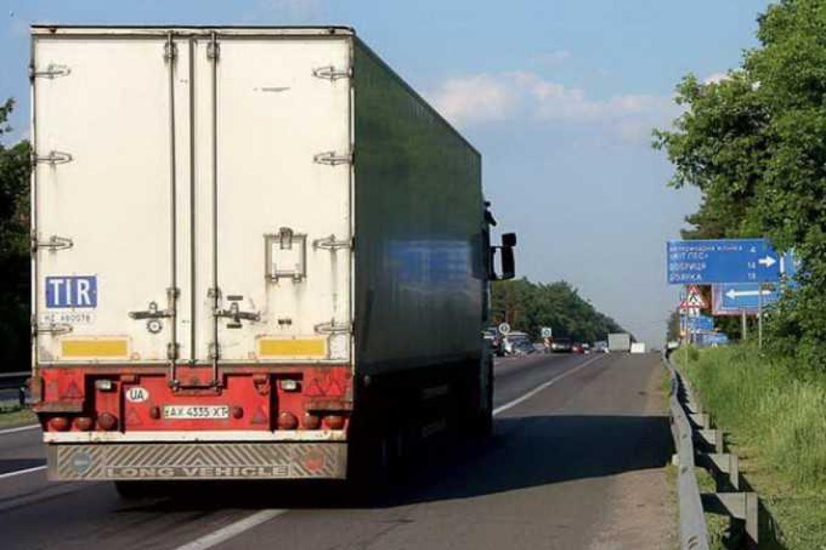 Россия заблокировала транзит украинских грузовых автомобилей 