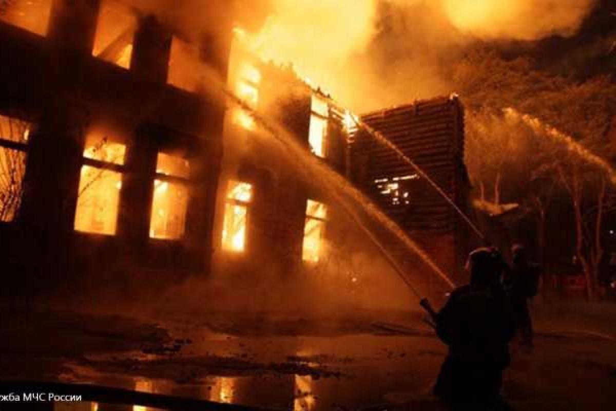 В Омске прогремел взрыв второго уровня сложности на складе нефтепродуктов. Видео В Омске прогремел взрыв второго уровня сложности на складе нефтепродуктов. Видео