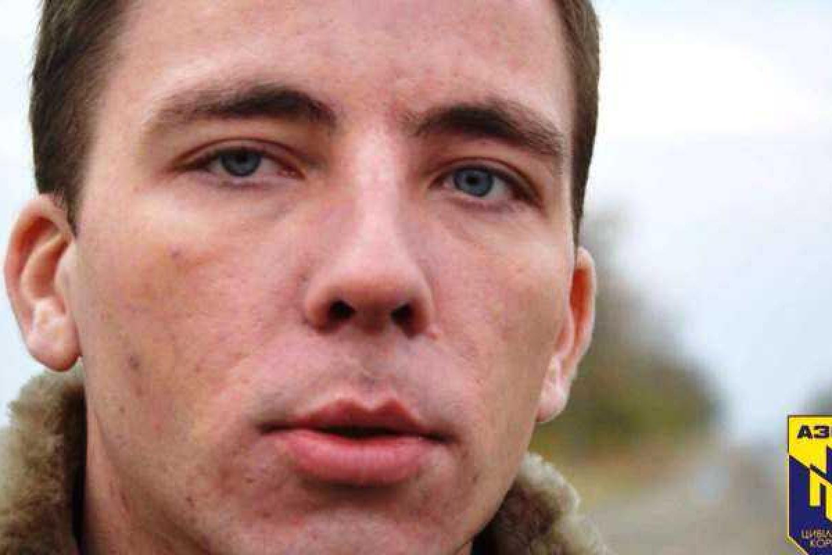 Активисты "Азов" и "Правого сектора" задержали руководителя фонда помощи наемников на Донбассе Активисты "Азов" и "Правого сектора" задержали руководителя фонда помощи наемников на Донбассе