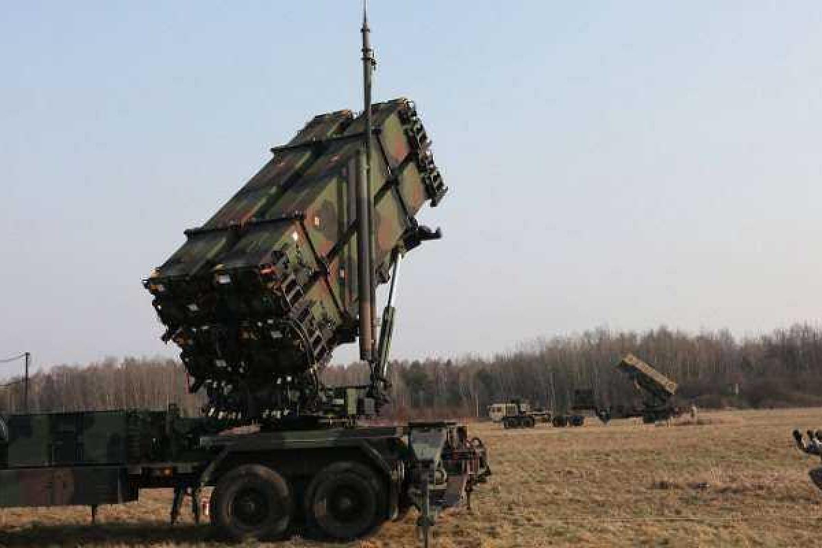 В центре Донецка боевики открыли огонь из самоходной артиллерии В центре Донецка боевики открыли огонь из самоходной артиллерии