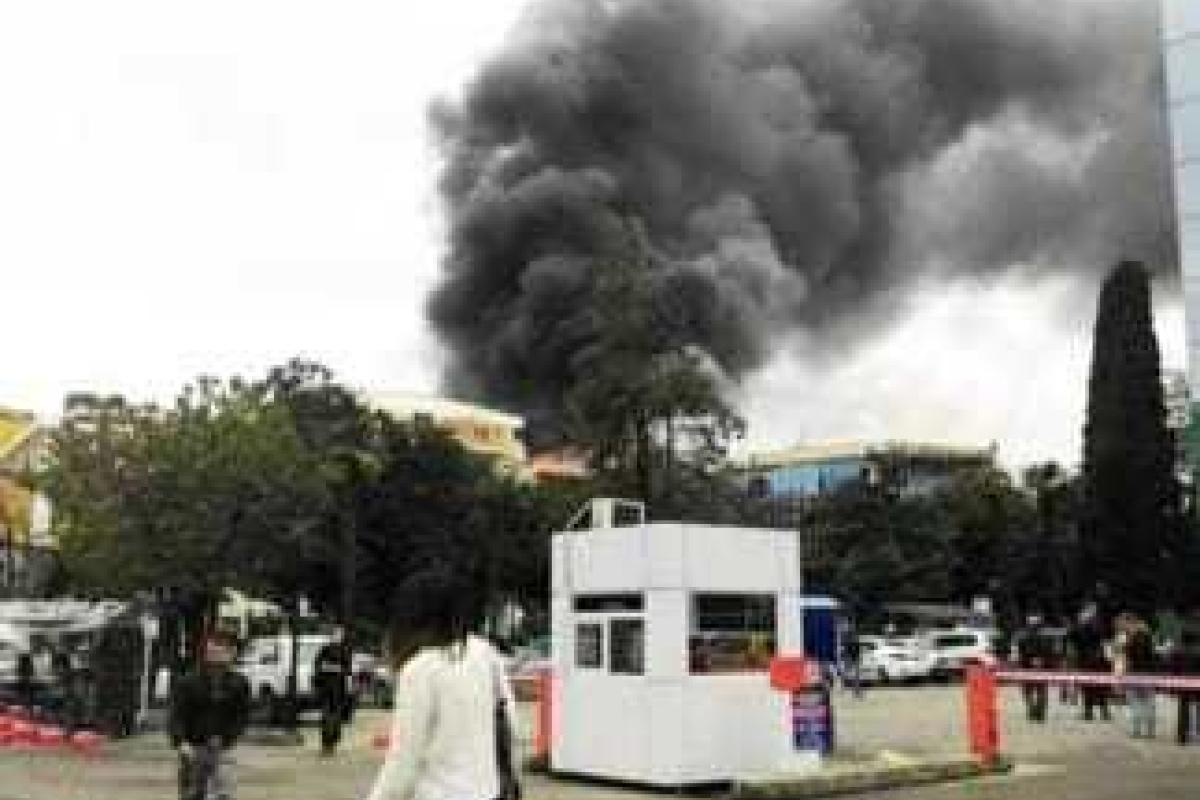 В Сочи горит торговый центр площадью 1,5 тысячи квадратных метров В Сочи горит торговый центр площадью 1,5 тысячи квадратных метров