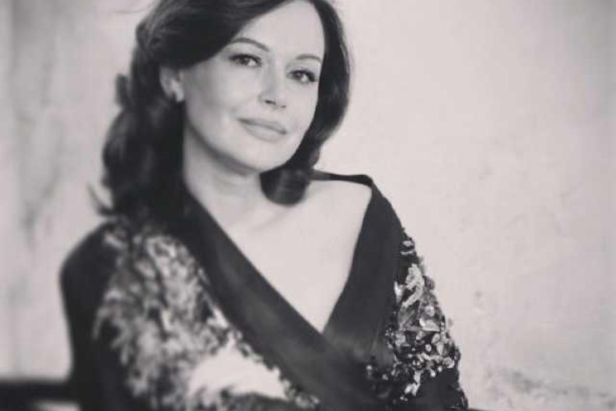 Ирина Безрукова кардинально сменила имидж Ирина Безрукова кардинально сменила имидж