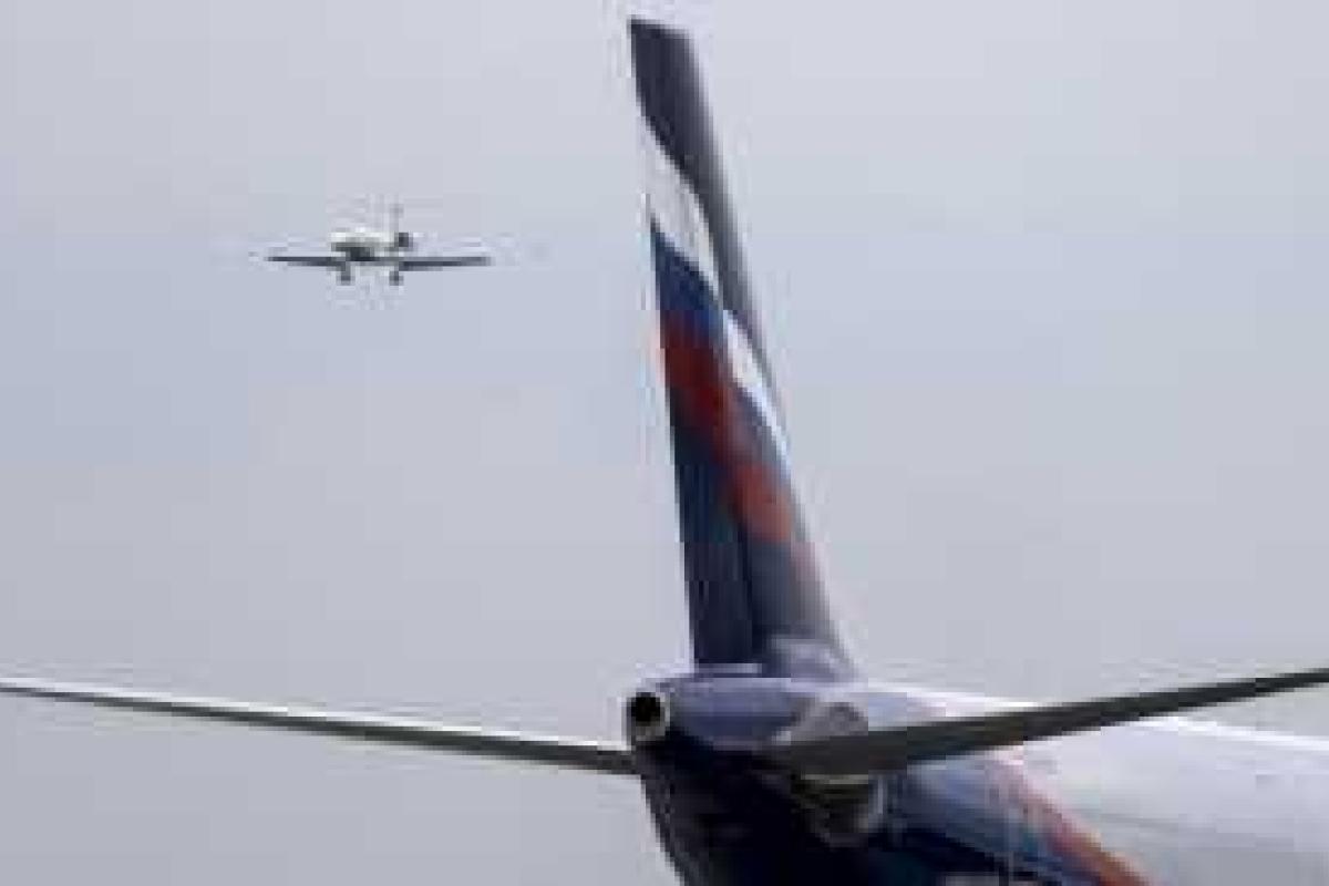 Российским авиакомпаниям будет запрещено летать транзитом через Украину Российским авиакомпаниям будет запрещено летать транзитом через Украину