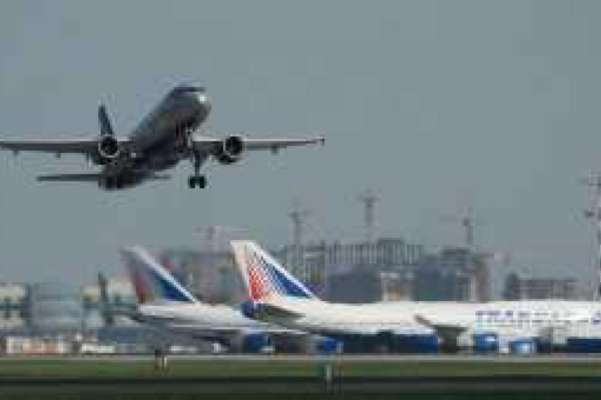 Министр инфраструктуры сообщил дату прекращения авиасообщения между Украиной и РФ Министр инфраструктуры сообщил дату прекращения авиасообщения между Украиной и РФ