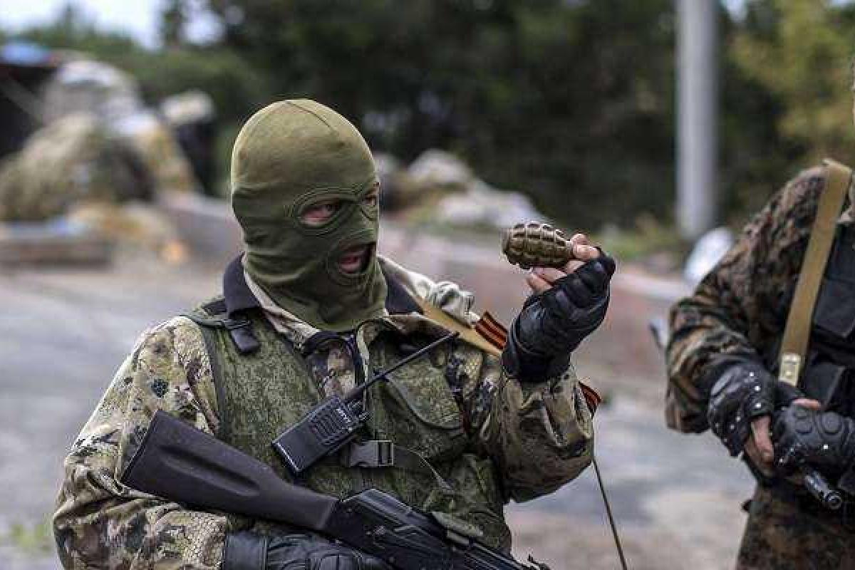 Боевики "ЛНР" начали делать схроны для хранения оружия Боевики "ЛНР" начали делать схроны для хранения оружия