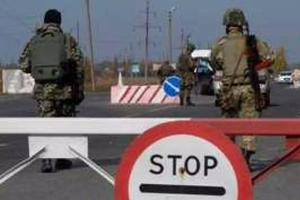 Пограничники задержали груз, который пытались доставить тайными проселочными дорогами в "ДНР" Пограничники задержали груз, который пытались доставить тайными проселочными дорогами в "ДНР"