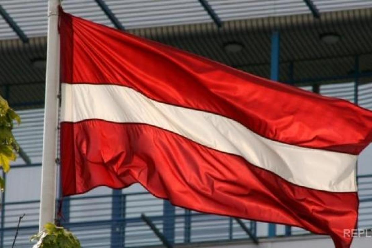 В Латвии всех сотрудников украинского посольства срочно эвакуировали  В Латвии всех сотрудников украинского посольства срочно эвакуировали