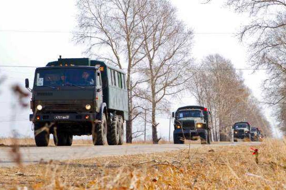 Боевики "ЛНР" перебрасывают в Алчевск тяжелую технику Боевики "ЛНР" перебрасывают в Алчевск тяжелую технику