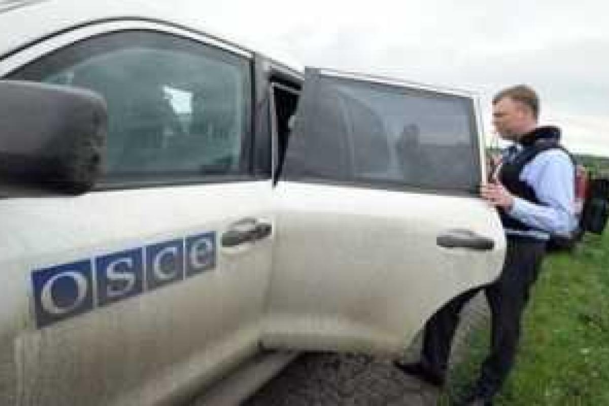 В Красногоровке наблюдатели ОБСЕ зафиксировали свежую воронку от мины