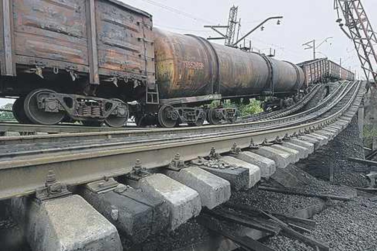 Тымчук: Боевики "ЛНР" ждут из РФ несколько ж/д составов с цистернами с топливом Тымчук: Боевики "ЛНР" ждут из РФ несколько ж/д составов с цистернами с топливом