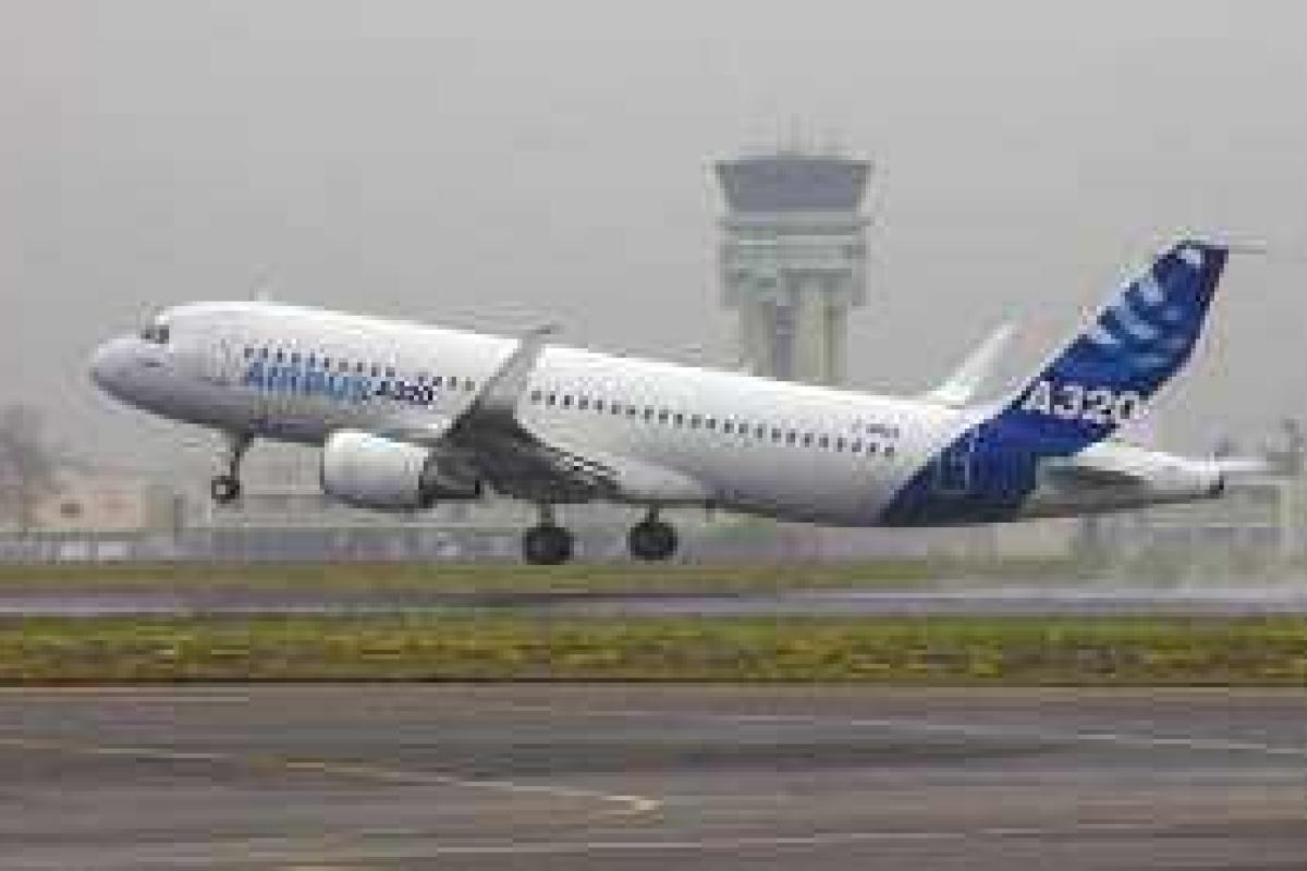 Пассажирский самолет с президентом Эстонии на борту совершил аварийную посадку Пассажирский самолет с президентом Эстонии на борту совершил аварийную посадку