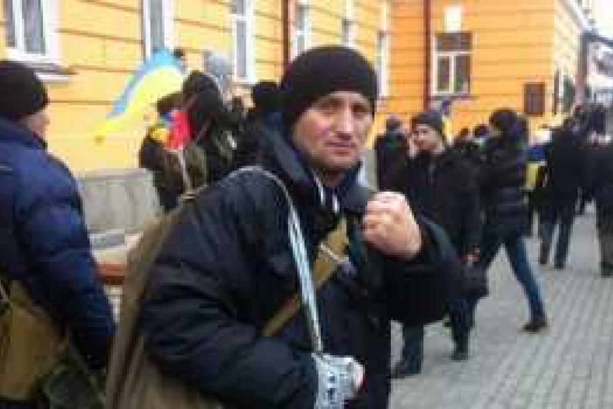 Активиста, который избил Добкина, в соцсетях назвали героем Активиста, который избил Добкина, в соцсетях назвали героем