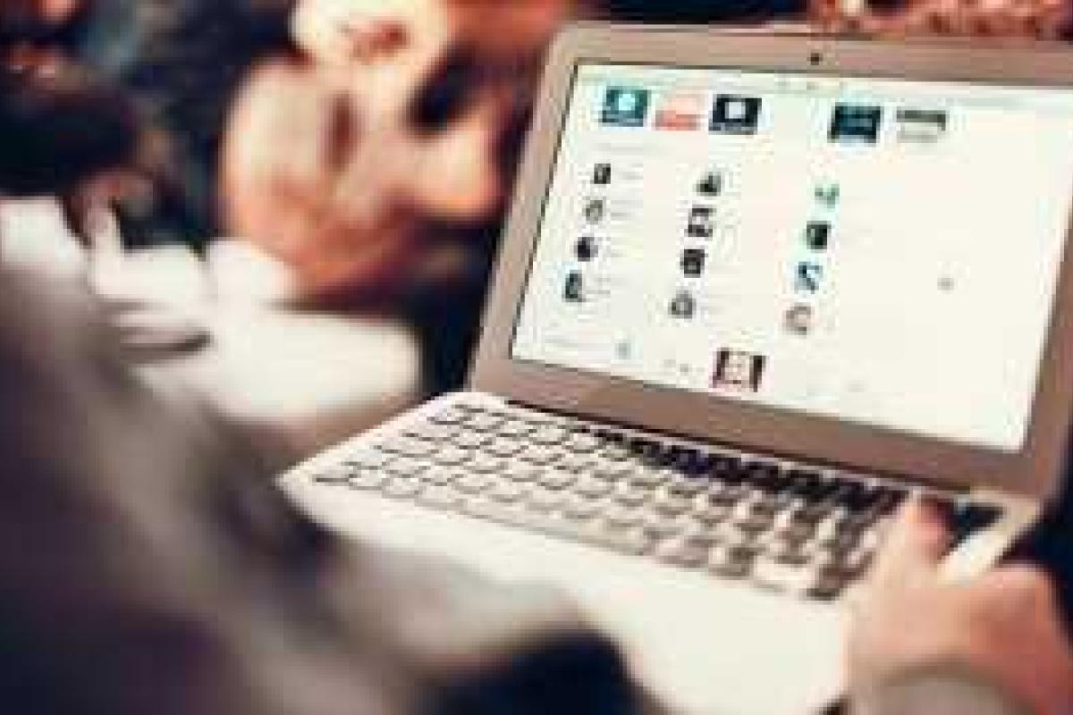 Сотрудникам полиции запретили иметь аккаунты в российских соцсетях Сотрудникам полиции запретили иметь аккаунты в российских соцсетях