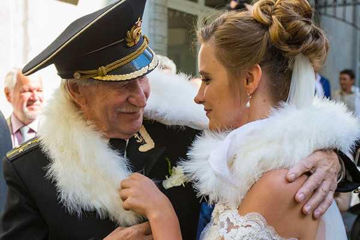 Супруги 85-летний актера Ивана Краско дико ревнуют друг друга Супруги 85-летний актера Ивана Краско дико ревнуют друг друга