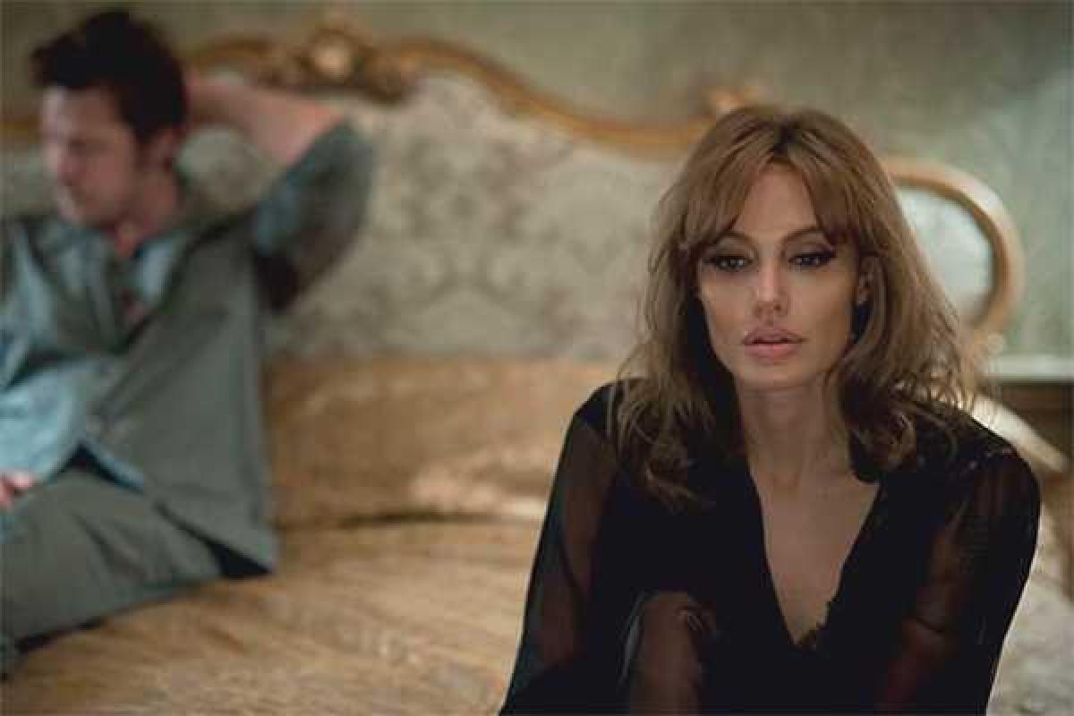 Джоли рассказала, как ей тяжело демонстрировать чувства к супругу Джоли рассказала, как ей тяжело демонстрировать чувства к супругу