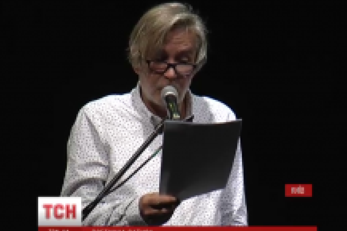 В Киеве российский поэт прочитал стихи о Путине. Видео
