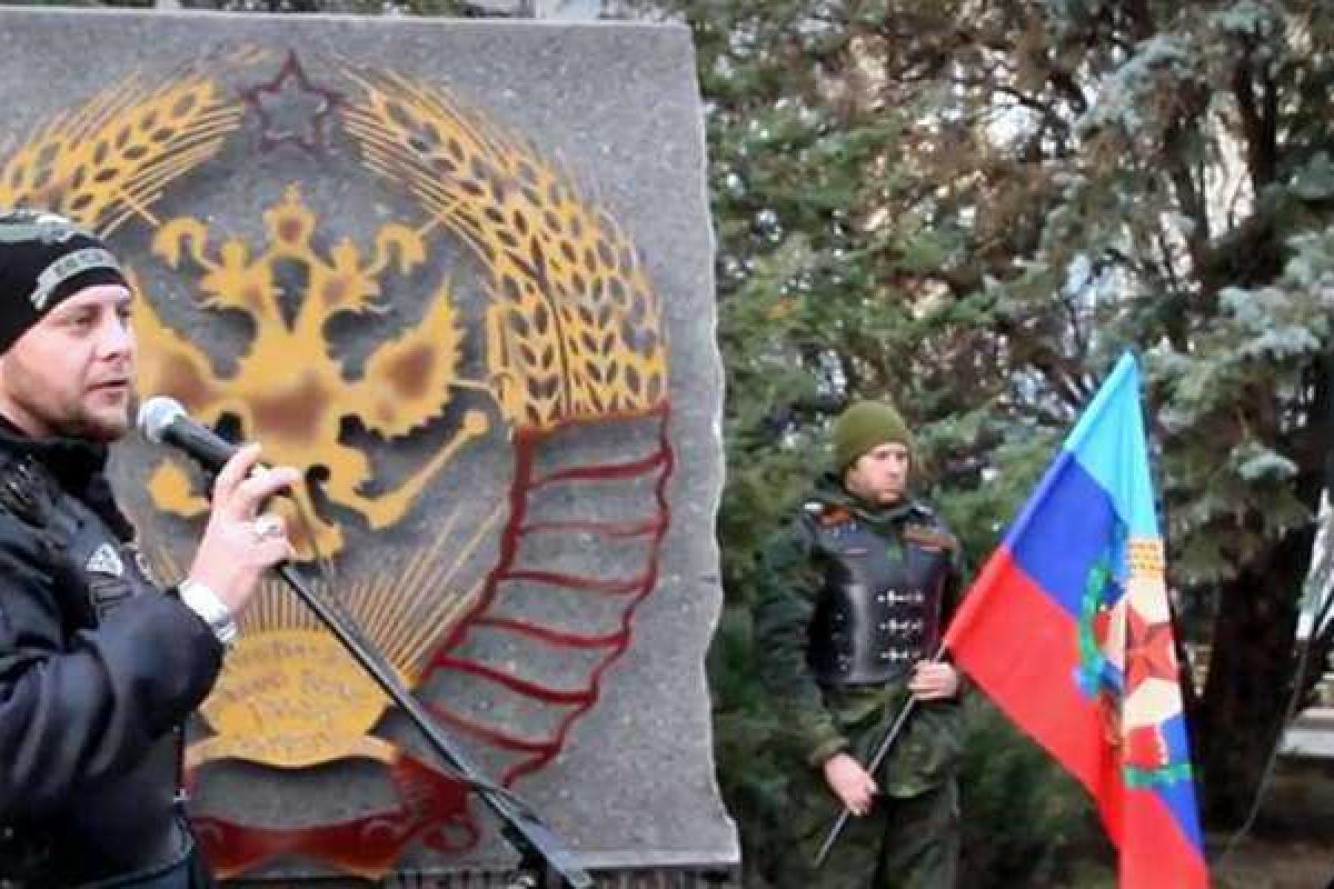 Российские байкеры снова выделились в Луганске Российские байкеры снова выделились в Луганске