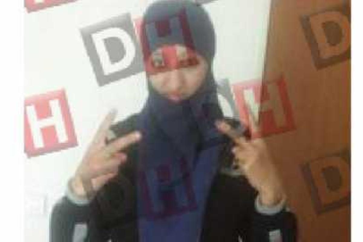 В сети появилсь фото первой женщины-смертницы в истории Франции В сети появилсь фото первой женщины-смертницы в истории Франции