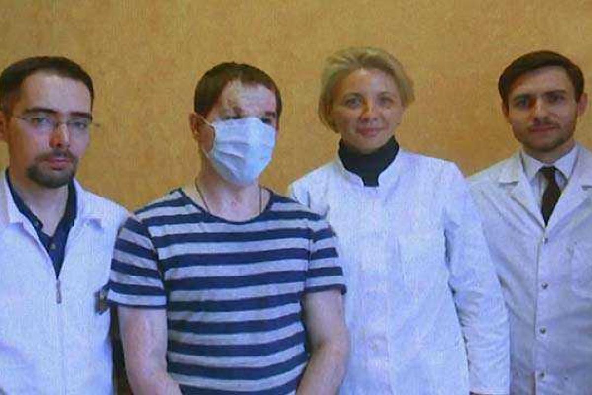 Российские врачи провели первую в истории медицины трансплантацию лица Российские врачи провели первую в истории медицины трансплантацию лица