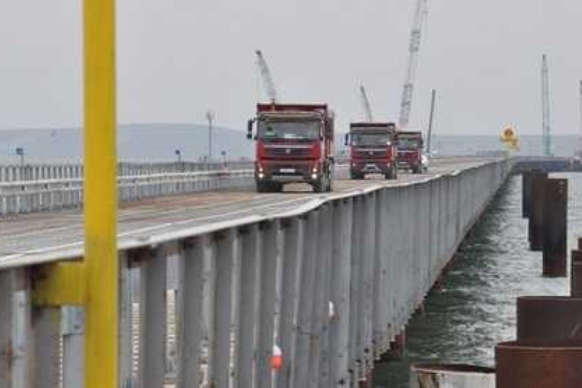 Россия пытается ускорить прокладку кабеля в Крым по морскому дну Россия пытается ускорить прокладку кабеля в Крым по морскому дну